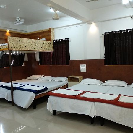 Joshi Yatri Niwas Ξενοδοχείο Kolhapur Εξωτερικό φωτογραφία