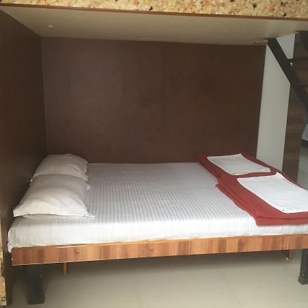 Joshi Yatri Niwas Ξενοδοχείο Kolhapur Εξωτερικό φωτογραφία