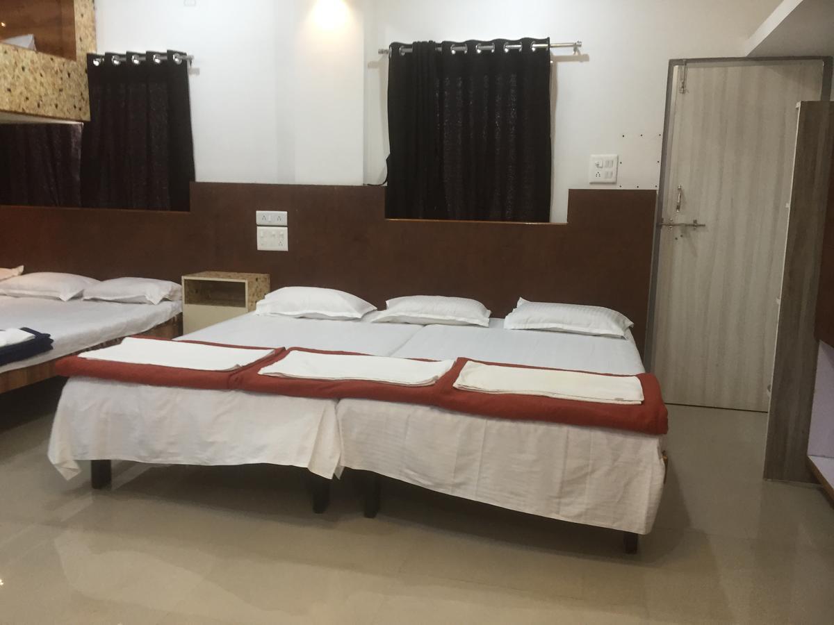 Joshi Yatri Niwas Ξενοδοχείο Kolhapur Εξωτερικό φωτογραφία