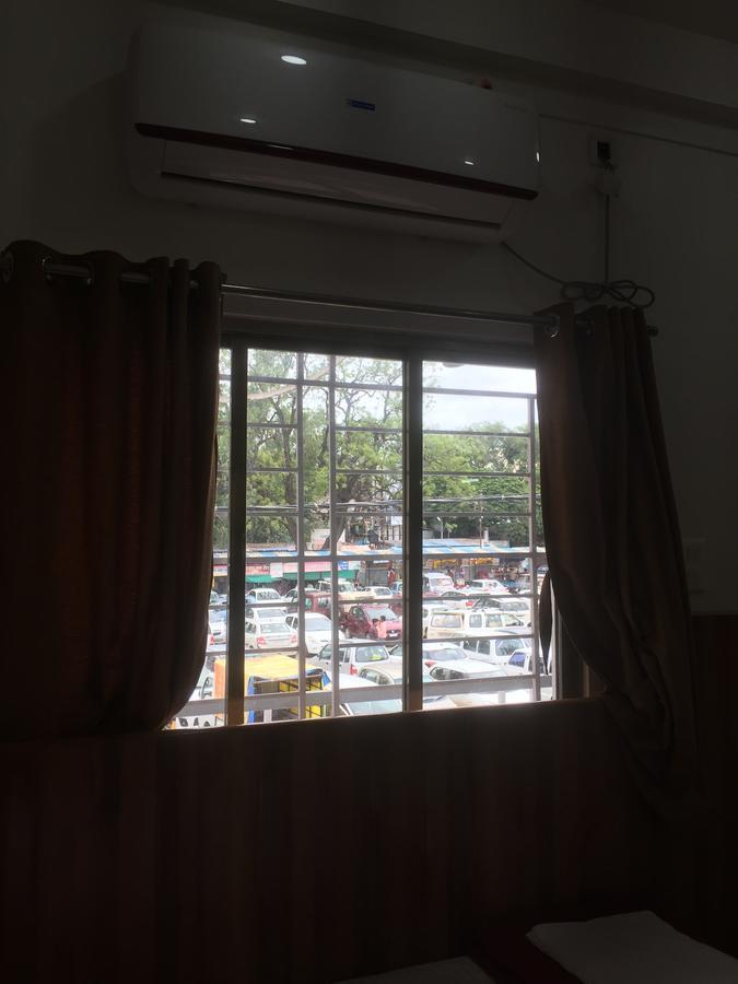 Joshi Yatri Niwas Ξενοδοχείο Kolhapur Εξωτερικό φωτογραφία