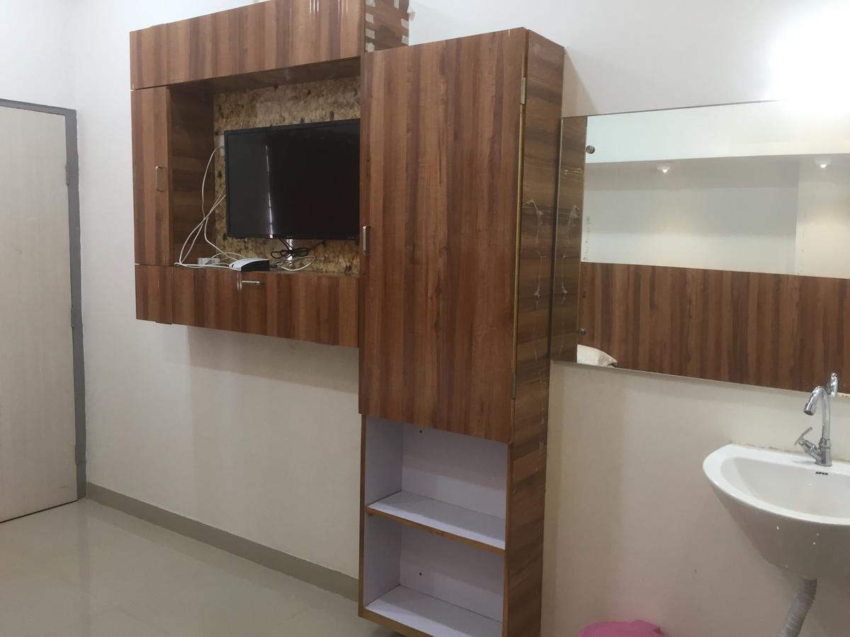 Joshi Yatri Niwas Ξενοδοχείο Kolhapur Εξωτερικό φωτογραφία