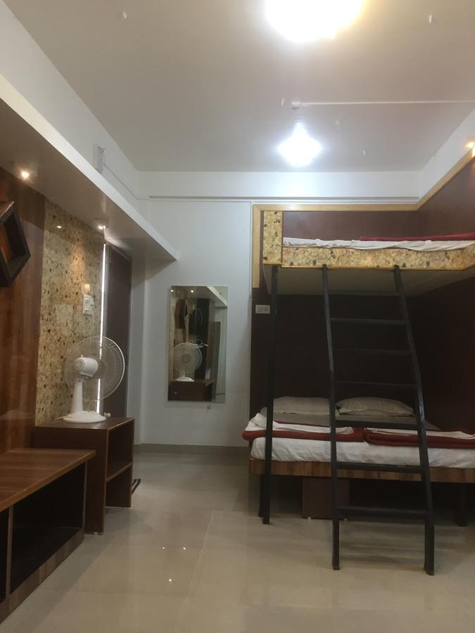 Joshi Yatri Niwas Ξενοδοχείο Kolhapur Εξωτερικό φωτογραφία