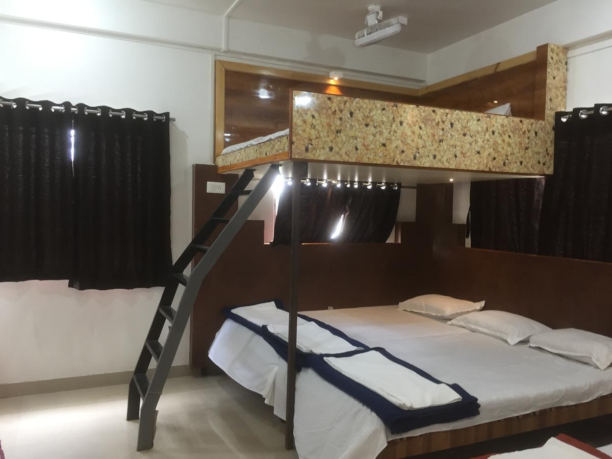 Joshi Yatri Niwas Ξενοδοχείο Kolhapur Εξωτερικό φωτογραφία